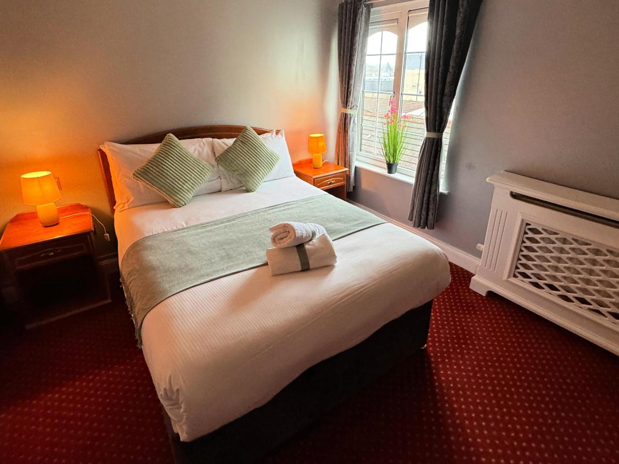 Готель The Killarney Grand Екстер'єр фото